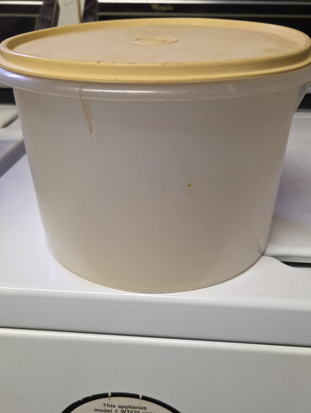 Tupperware Cream Container with Pale Yellow Lid